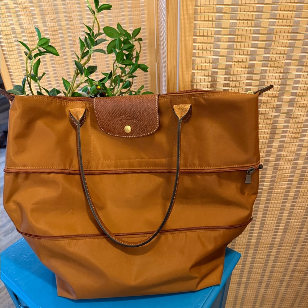 Longchamp Le Pliage Expandable Nylon Cognac Tote Bag (Pre-owned, minor scuffs)